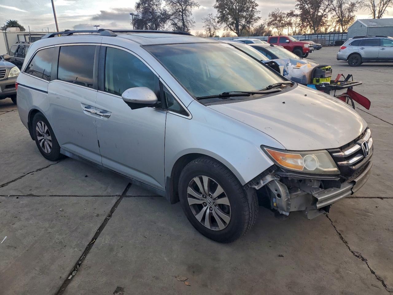 2014 HONDA ODYSSEY EXL photo 4