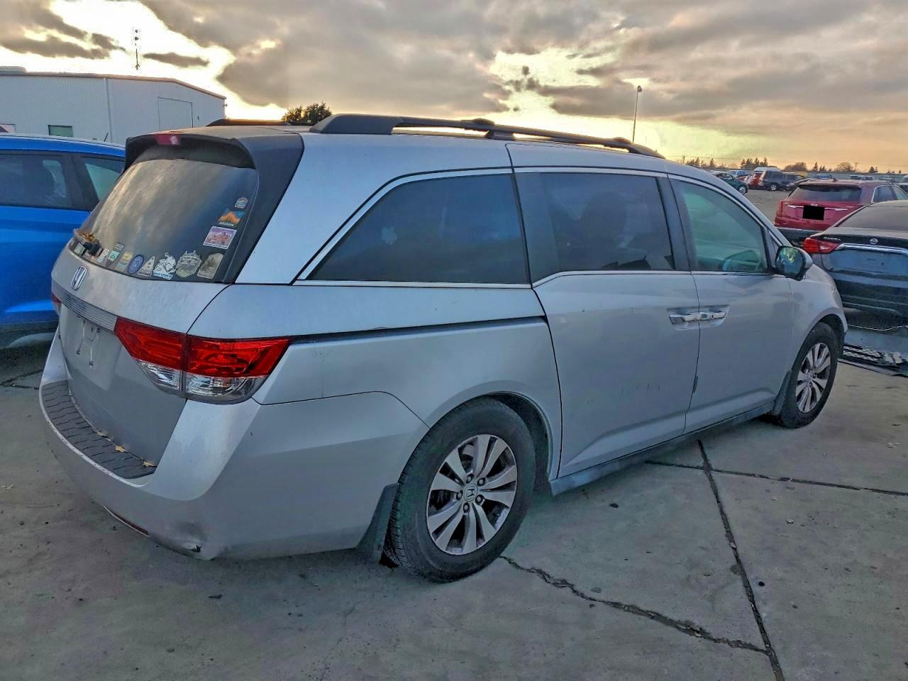 2014 HONDA ODYSSEY EXL photo 3