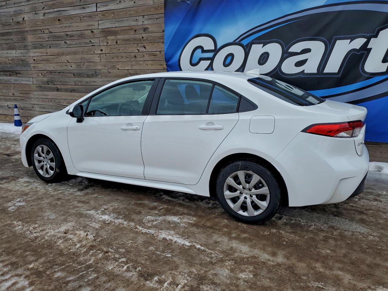 2025 TOYOTA COROLLA LE photo 2