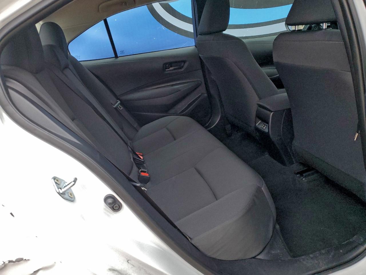 2025 TOYOTA COROLLA LE photo 10