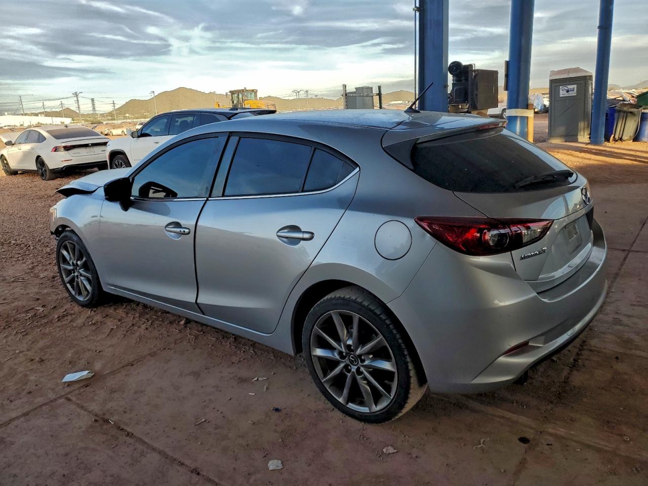 2018 MAZDA 3 TOURING photo 2