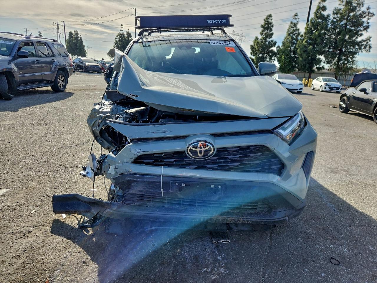 2022 TOYOTA RAV4 XLE photo 5