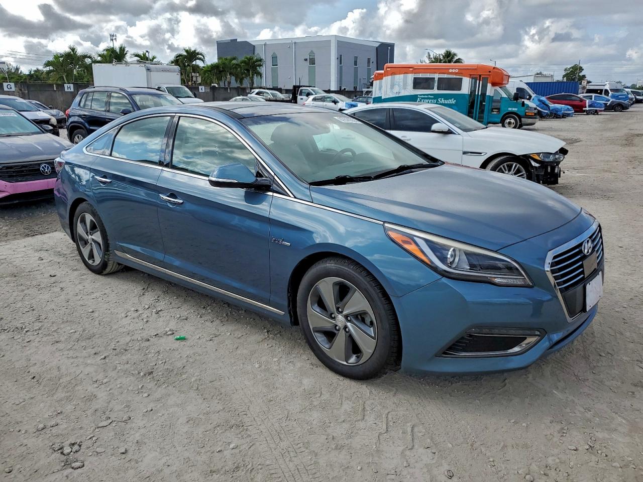2016 HYUNDAI SONATA HYBRID photo 4