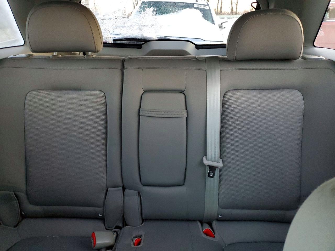 2009 SATURN VUE XE photo 10