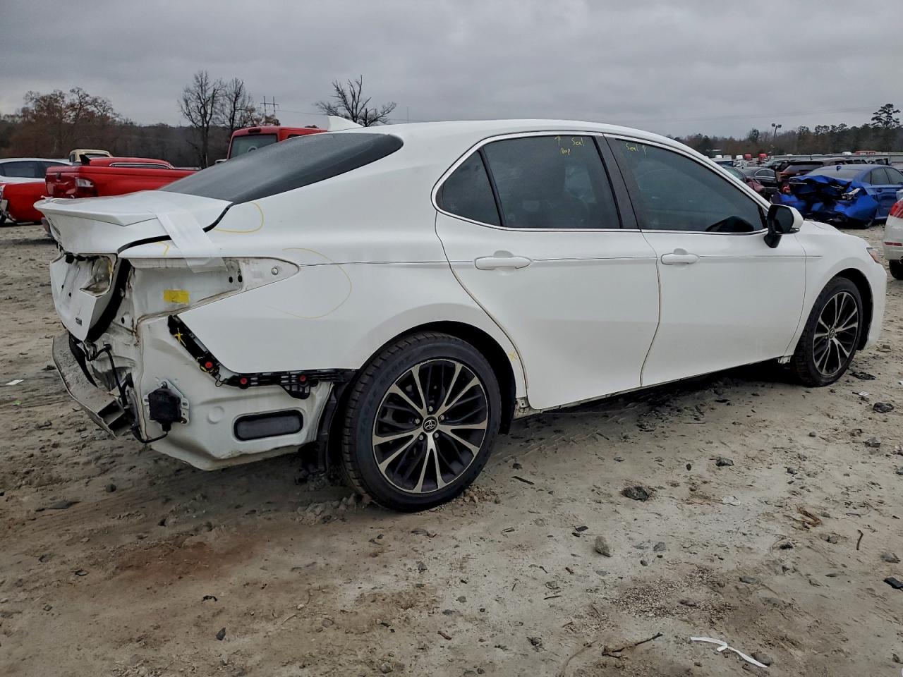 2020 TOYOTA CAMRY SE photo 5