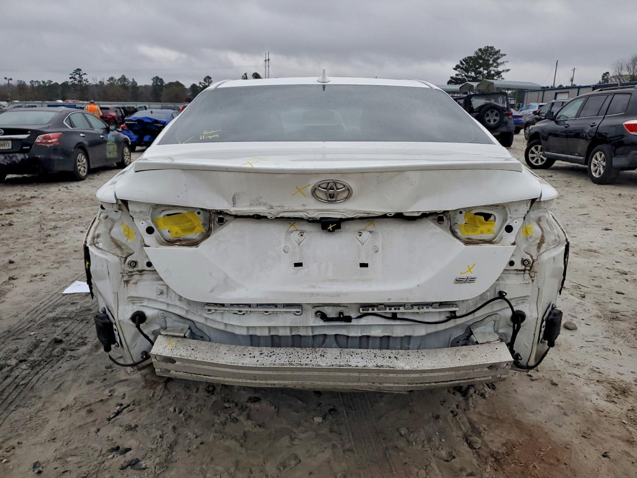 2020 TOYOTA CAMRY SE photo 11