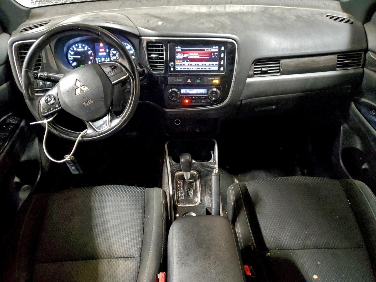 2018 MITSUBISHI OUTLANDER SE photo 8