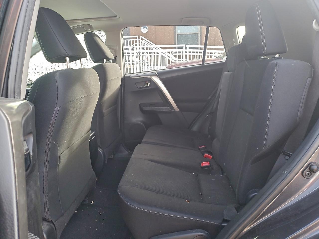 2014 TOYOTA RAV4 XLE photo 10
