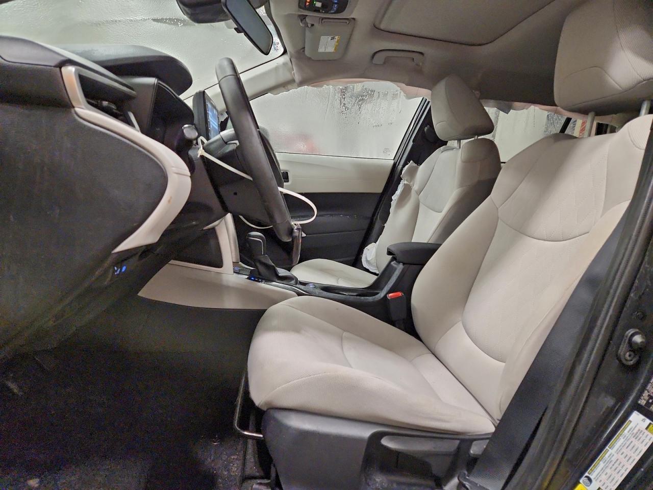 2022 TOYOTA COROLLA CROSS LE photo 7