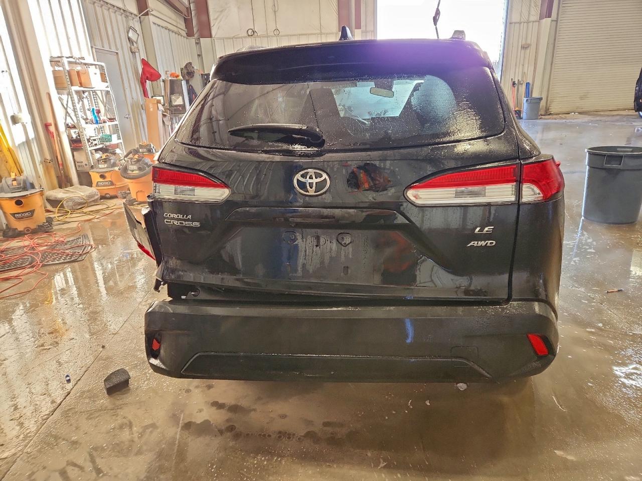 2022 TOYOTA COROLLA CROSS LE photo 6