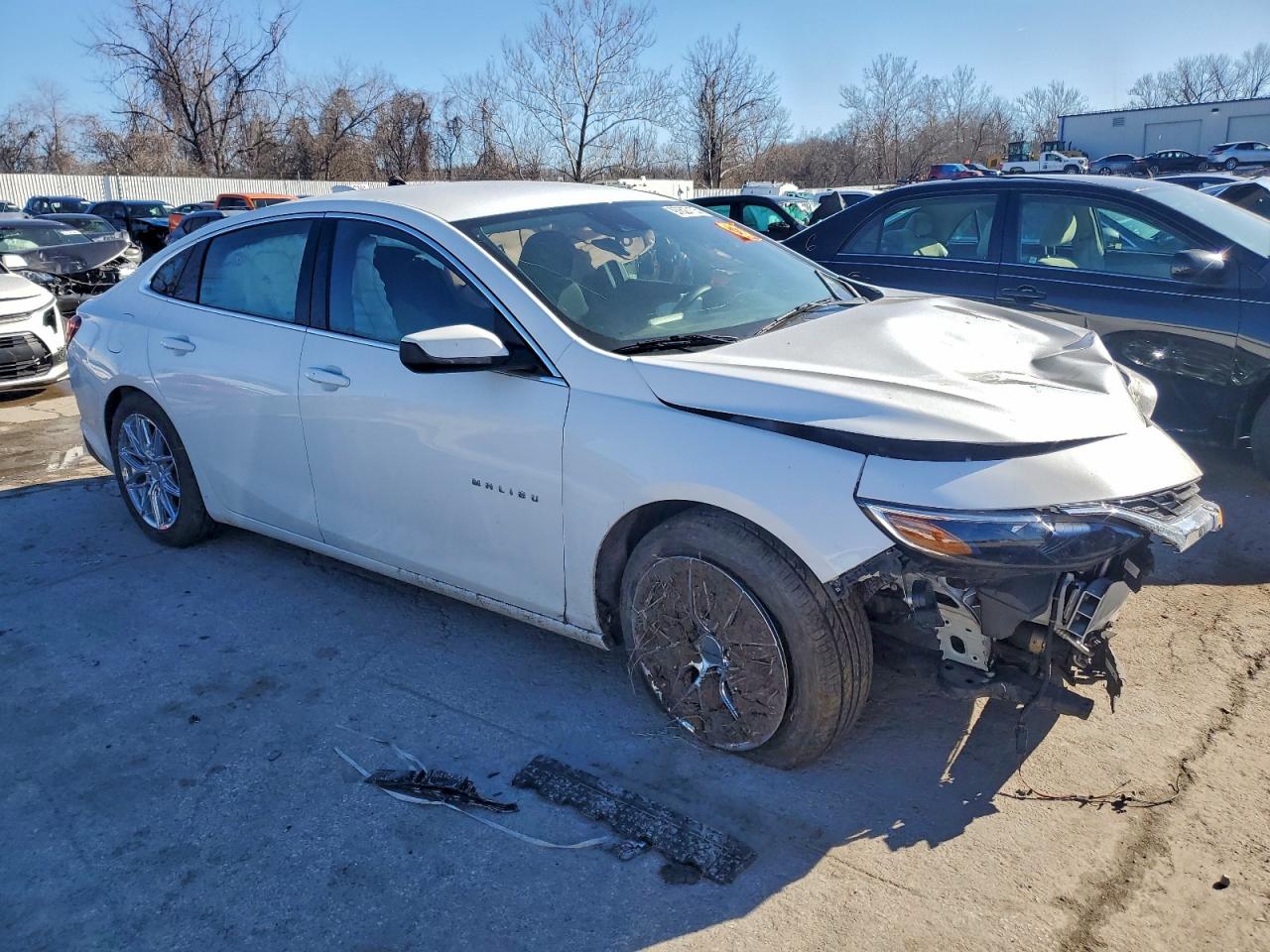 2023 CHEVROLET MALIBU LT photo 4