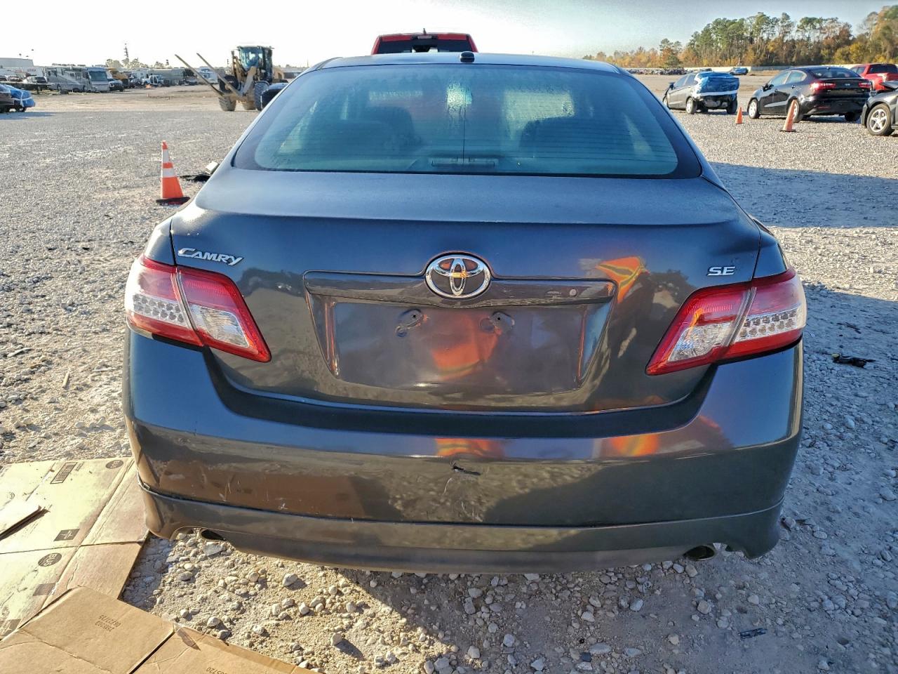 2011 TOYOTA CAMRY BASE photo 6