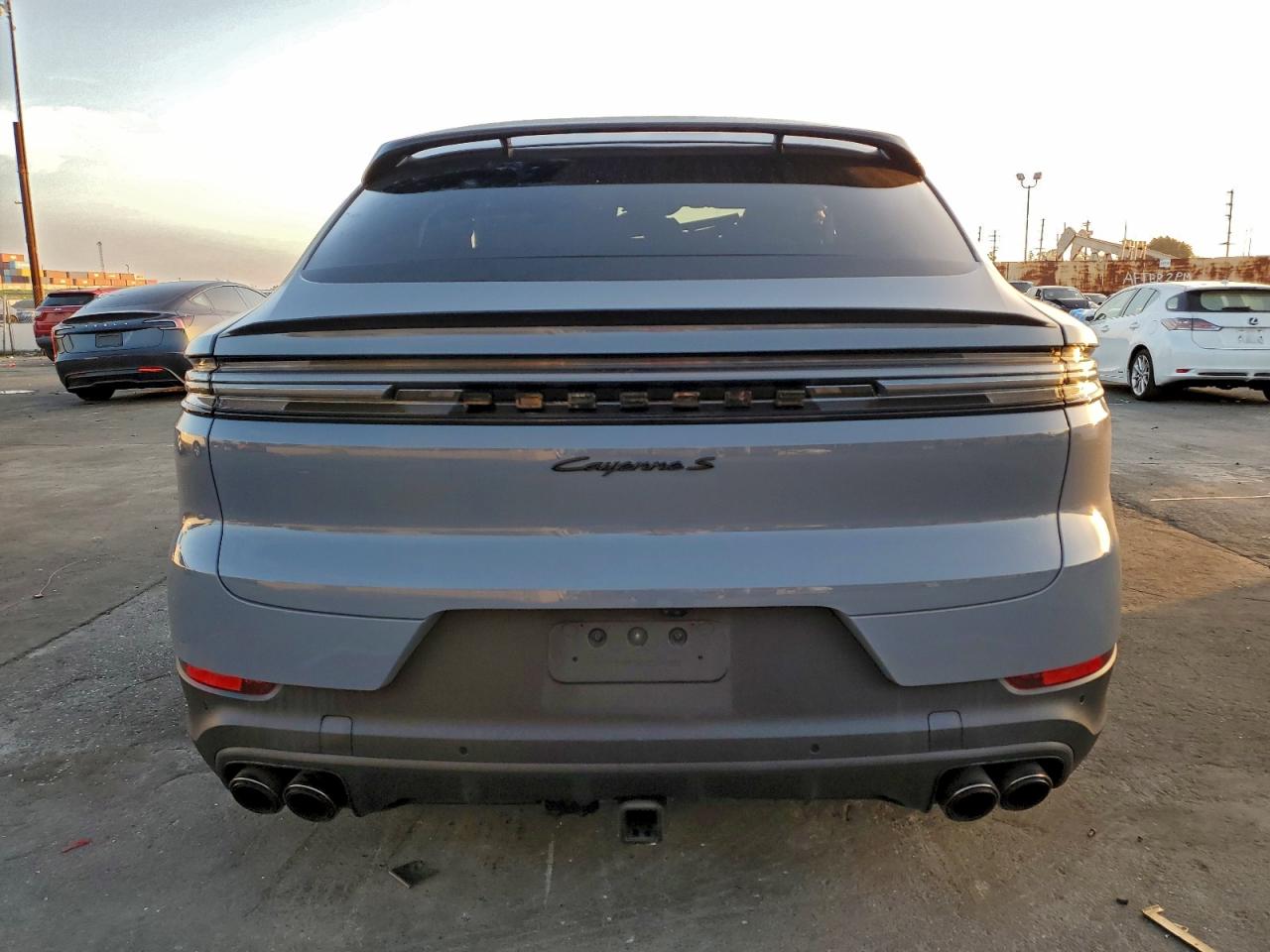 2025 PORSCHE CAYENNE SE HYBRID COUPE photo 6