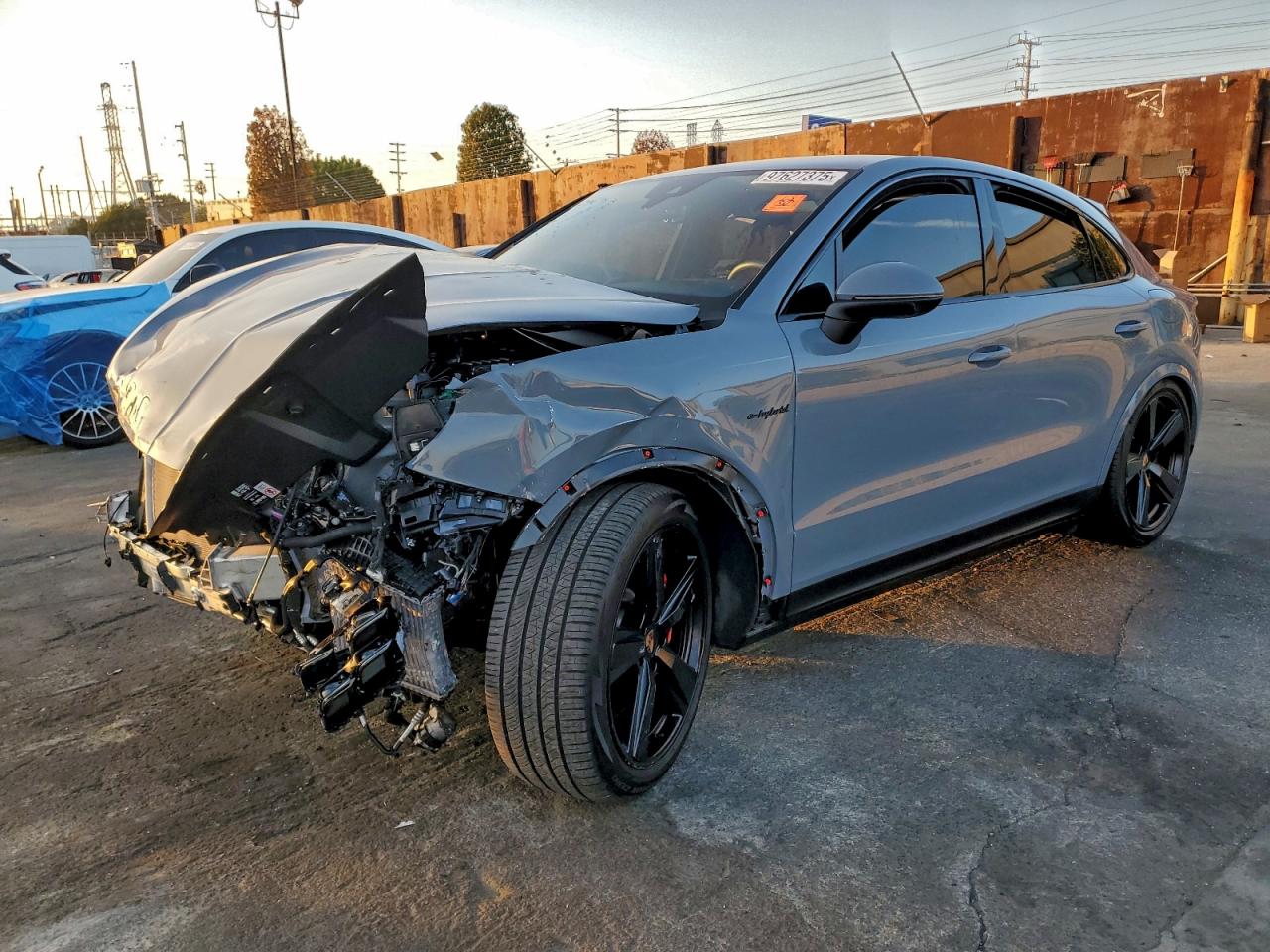 2025 PORSCHE CAYENNE