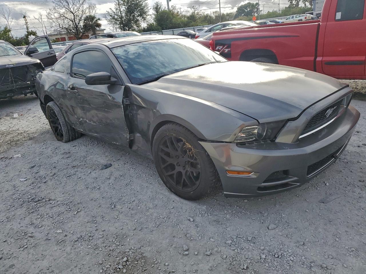 2014 FORD MUSTANG photo 4