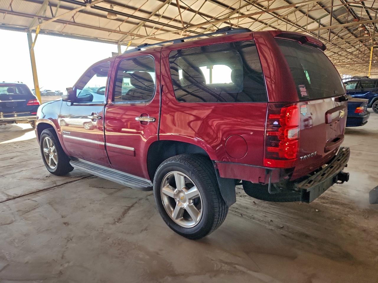 2011 CHEVROLET TAHOE C1500 LS photo 2