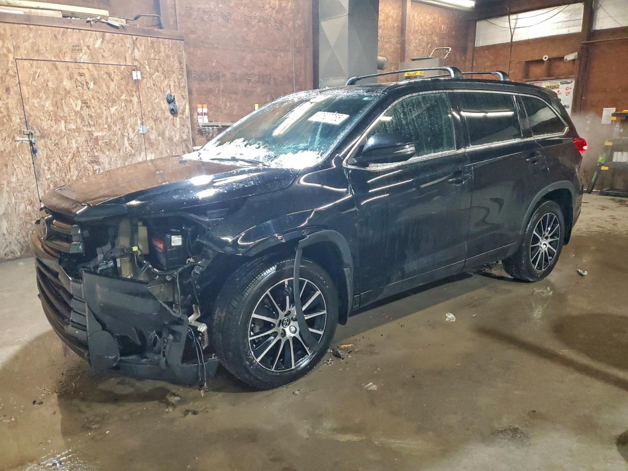 2017 TOYOTA HIGHLANDER