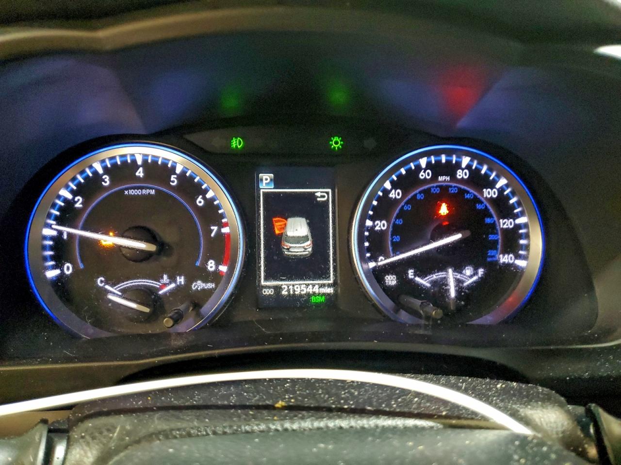 2017 TOYOTA HIGHLANDER SE photo 9