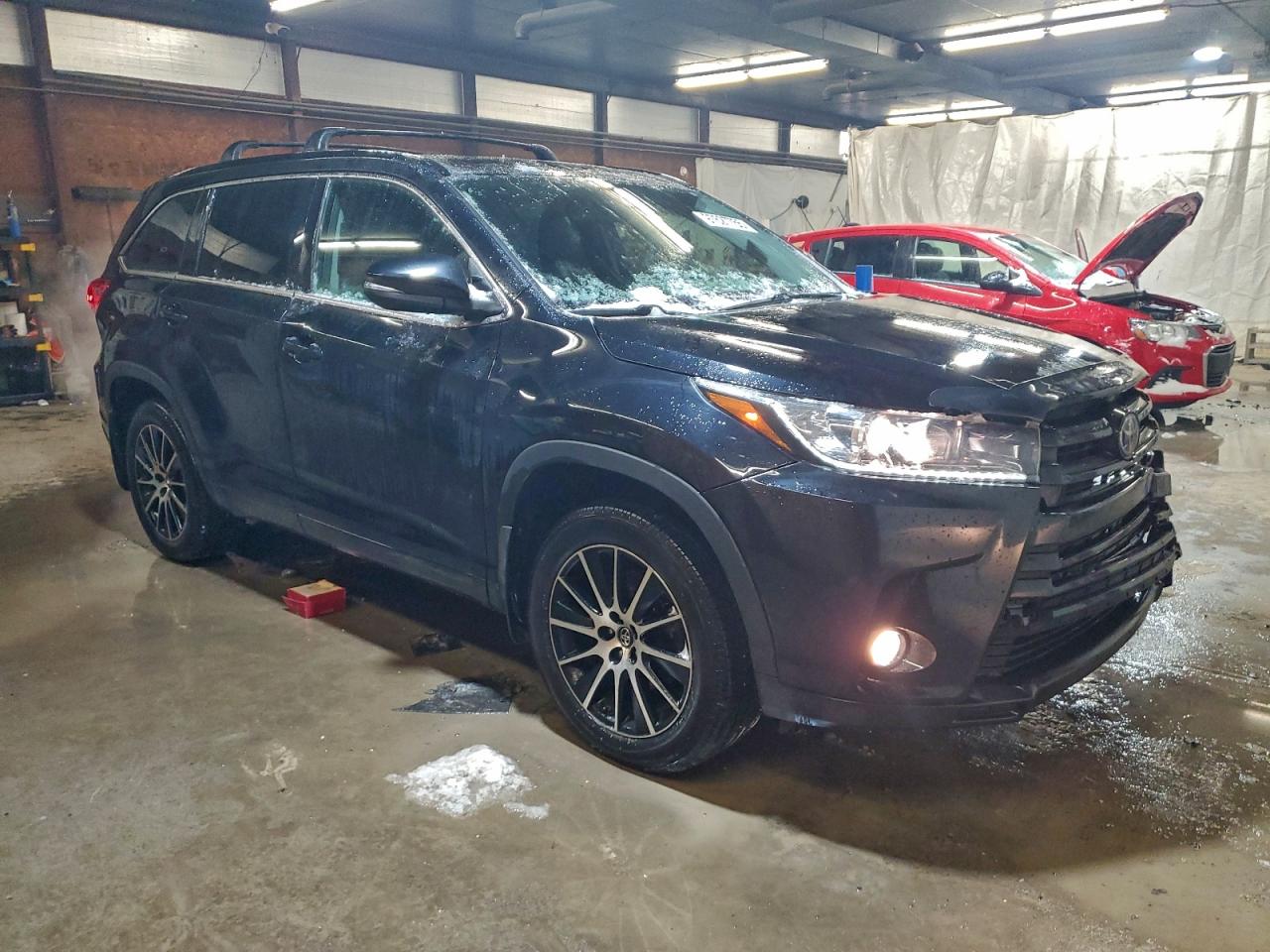 2017 TOYOTA HIGHLANDER SE photo 4
