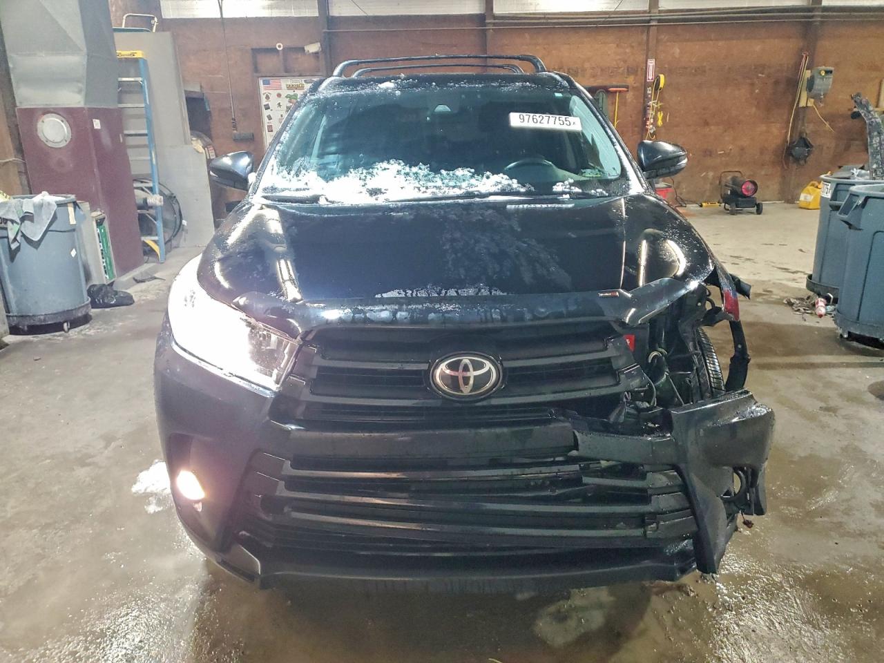 2017 TOYOTA HIGHLANDER SE photo 5