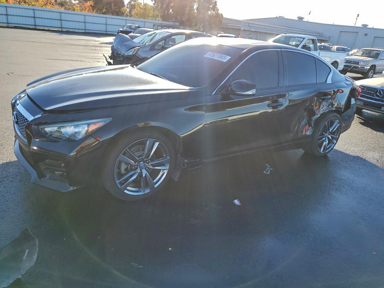2015 INFINITI Q50