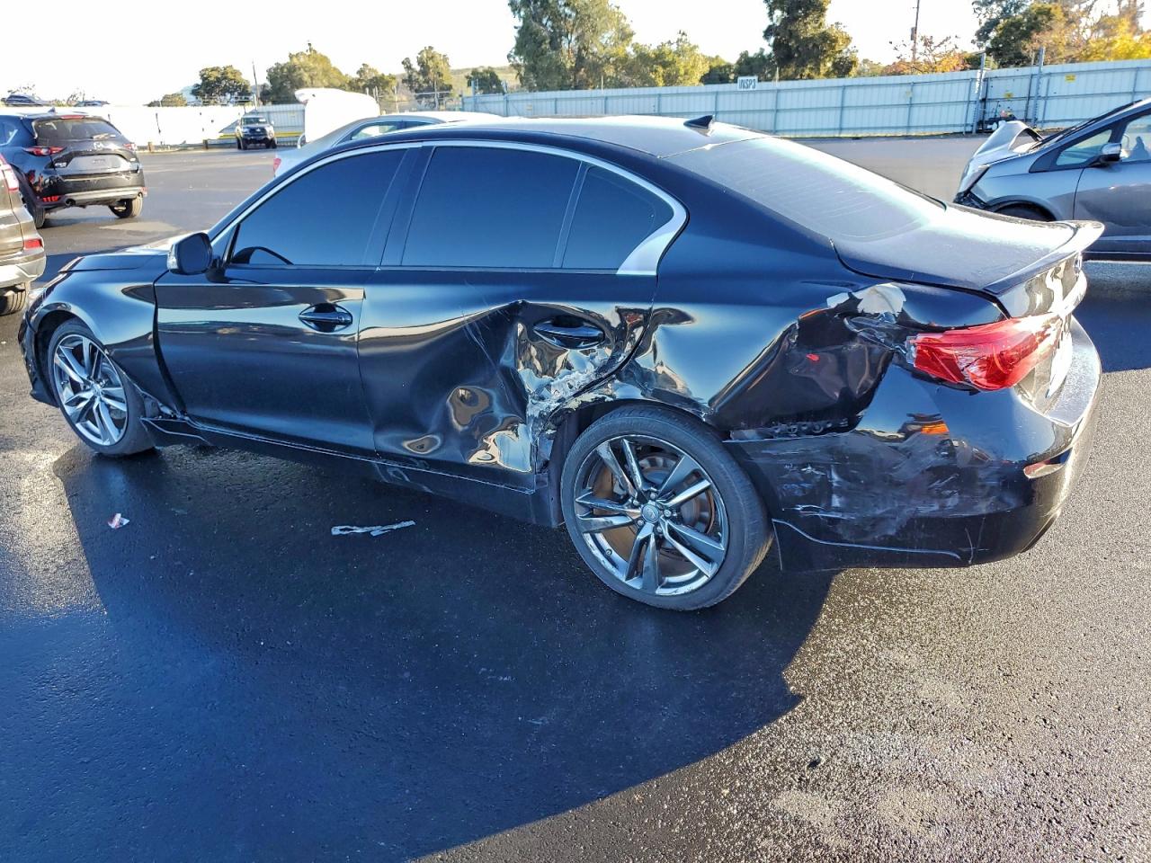 2015 INFINITI Q50 BASE photo 2