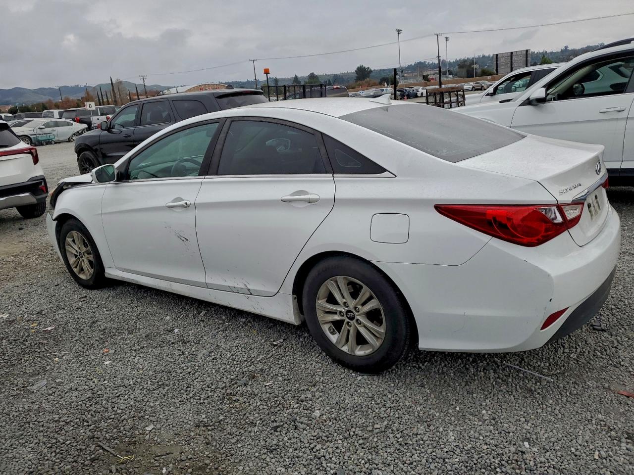 2014 HYUNDAI SONATA GLS photo 2