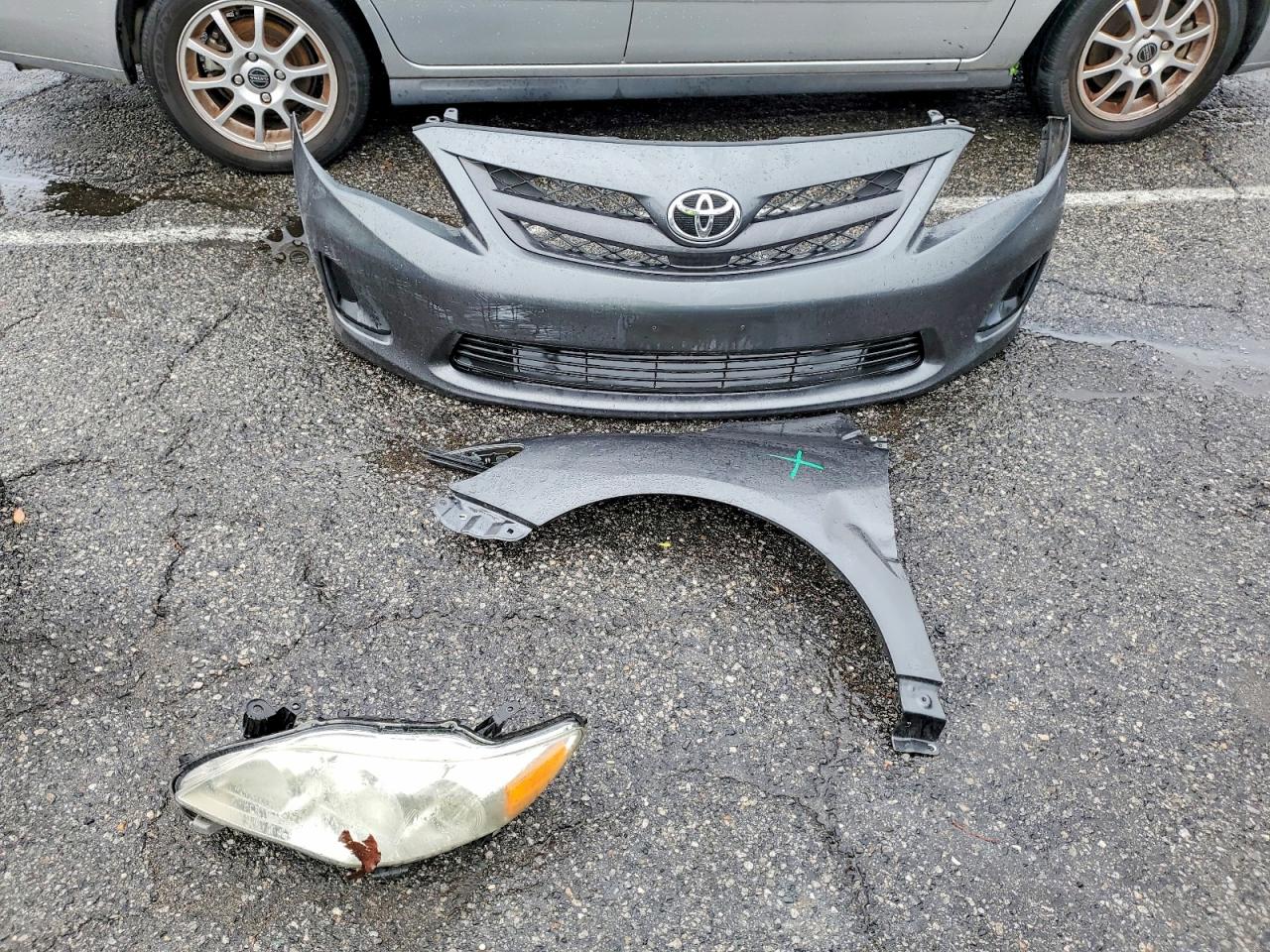2012 TOYOTA COROLLA BASE photo 12