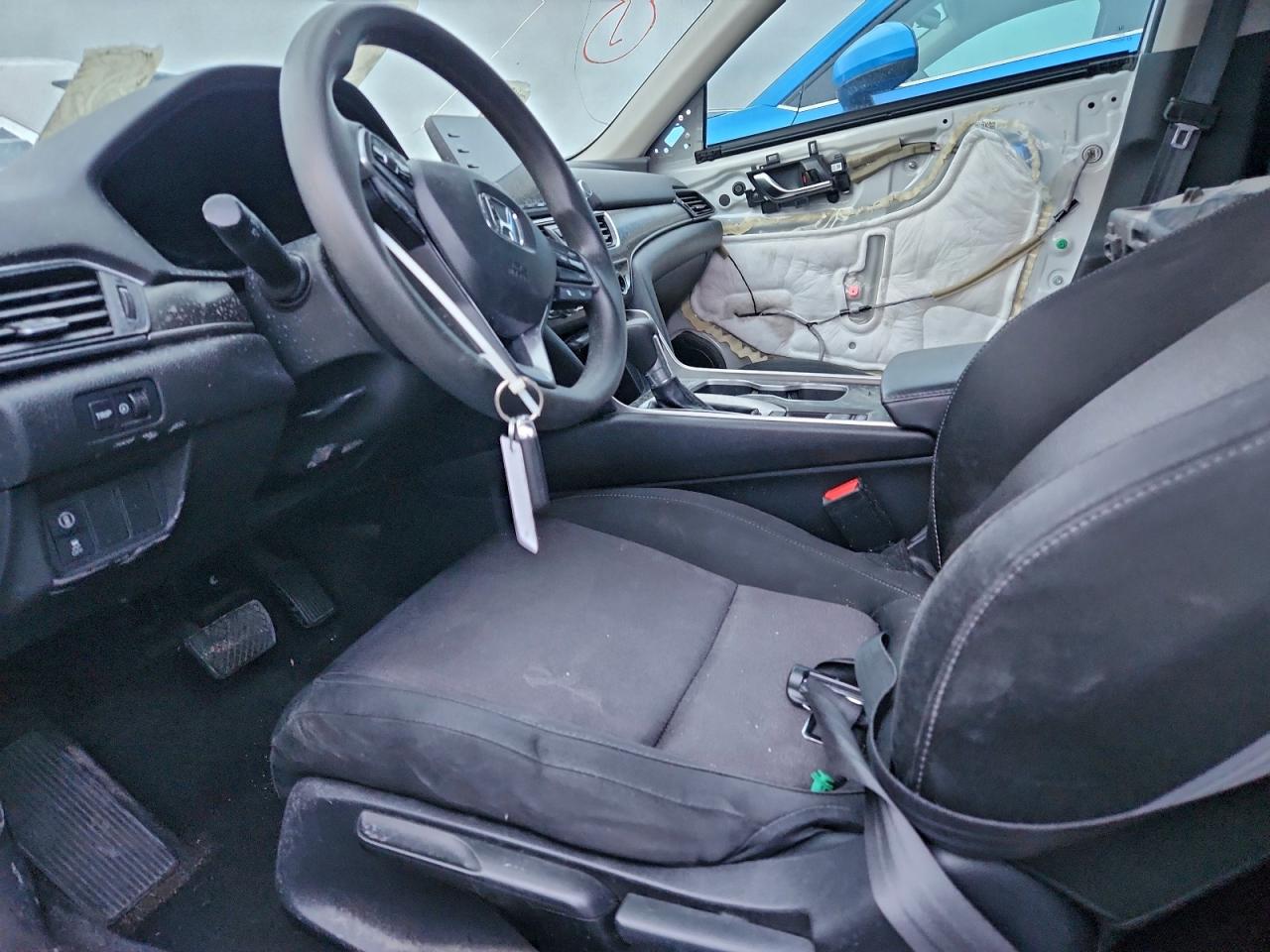 2018 HONDA ACCORD LX photo 13