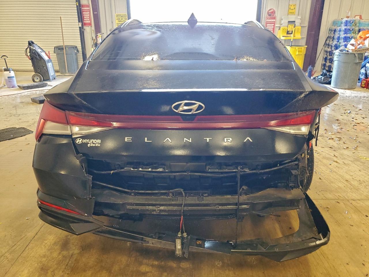 2023 HYUNDAI ELANTRA SEL photo 6