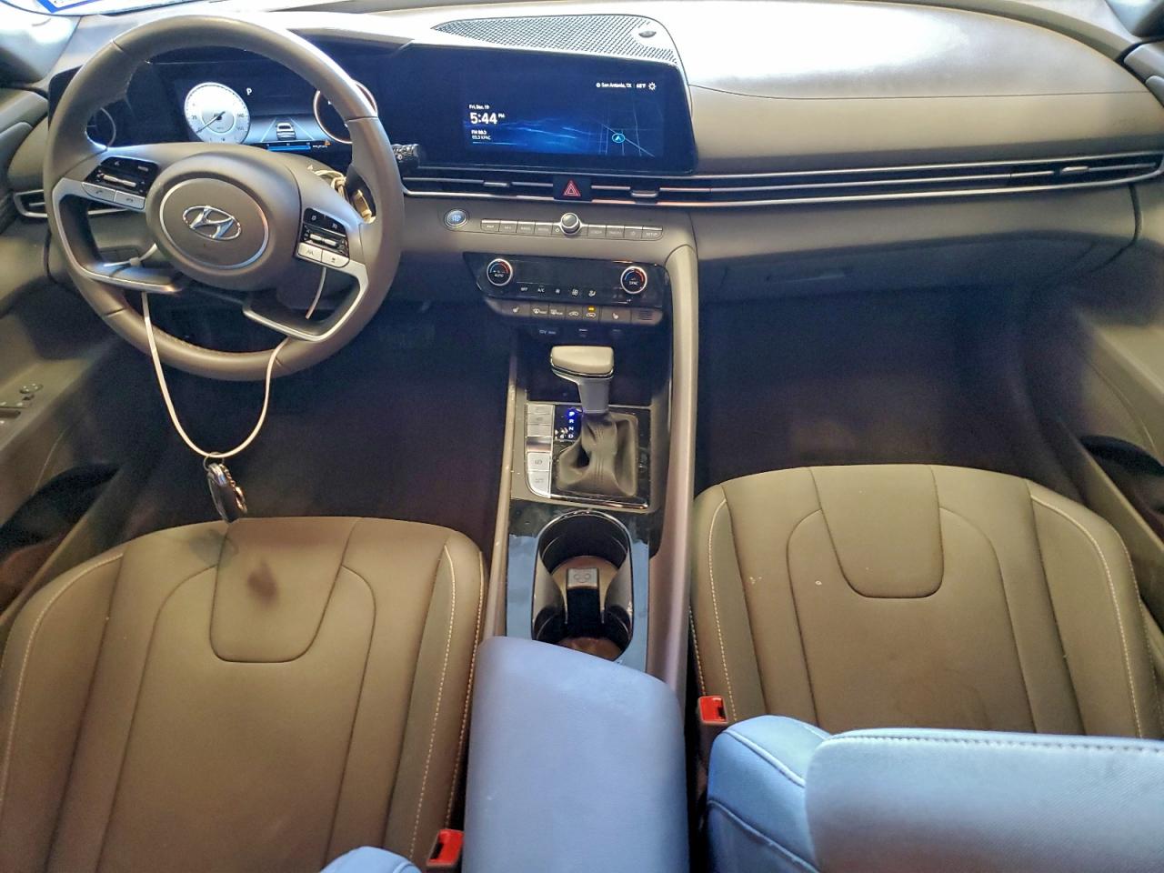 2023 HYUNDAI ELANTRA SEL photo 8