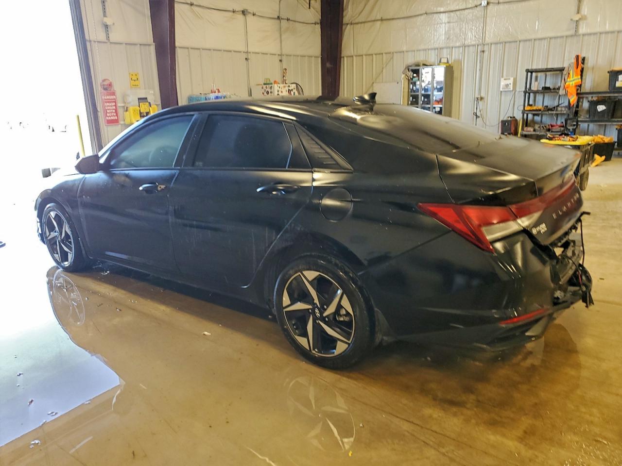 2023 HYUNDAI ELANTRA SEL photo 2