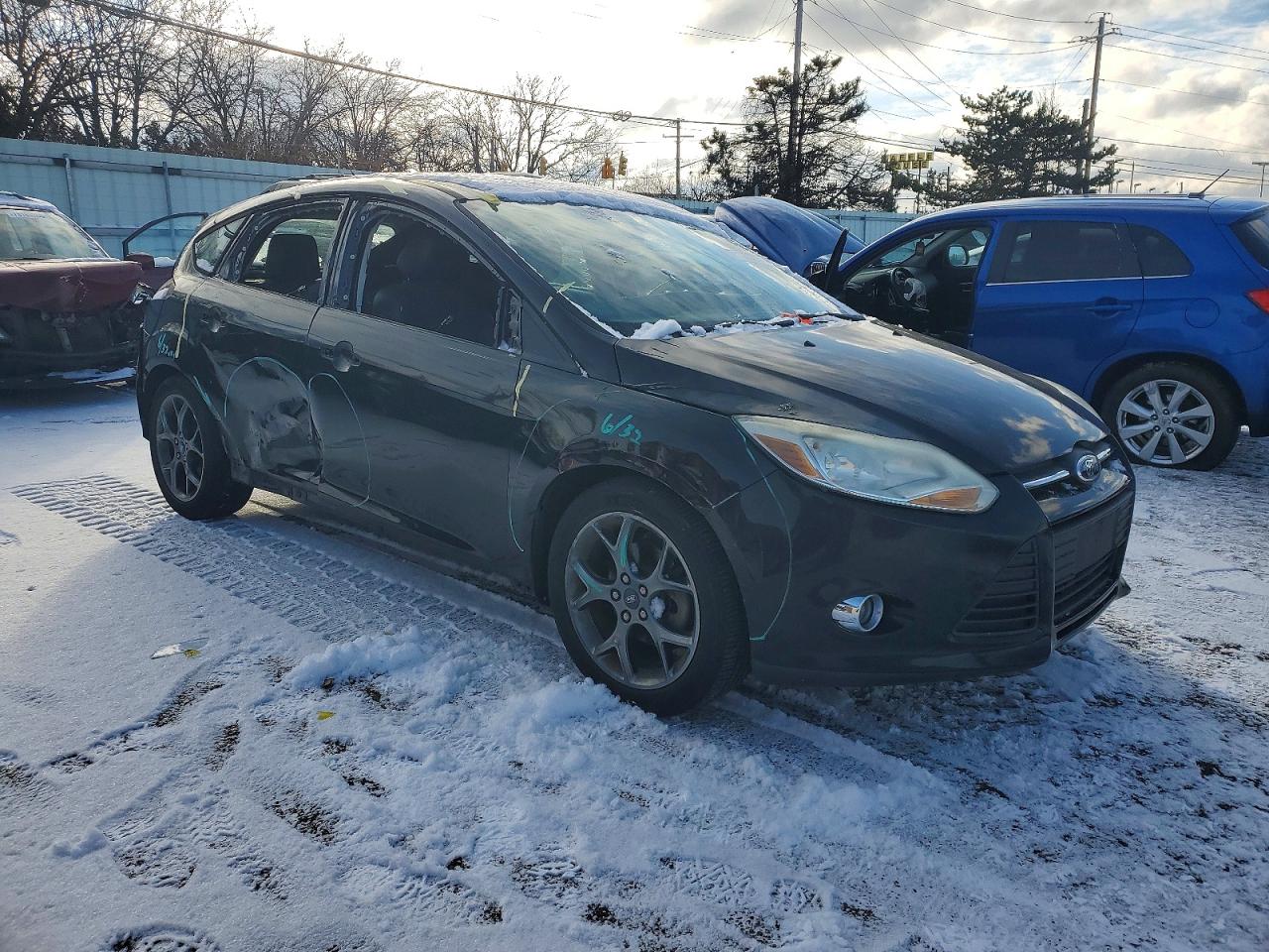 2013 FORD FOCUS SE photo 4