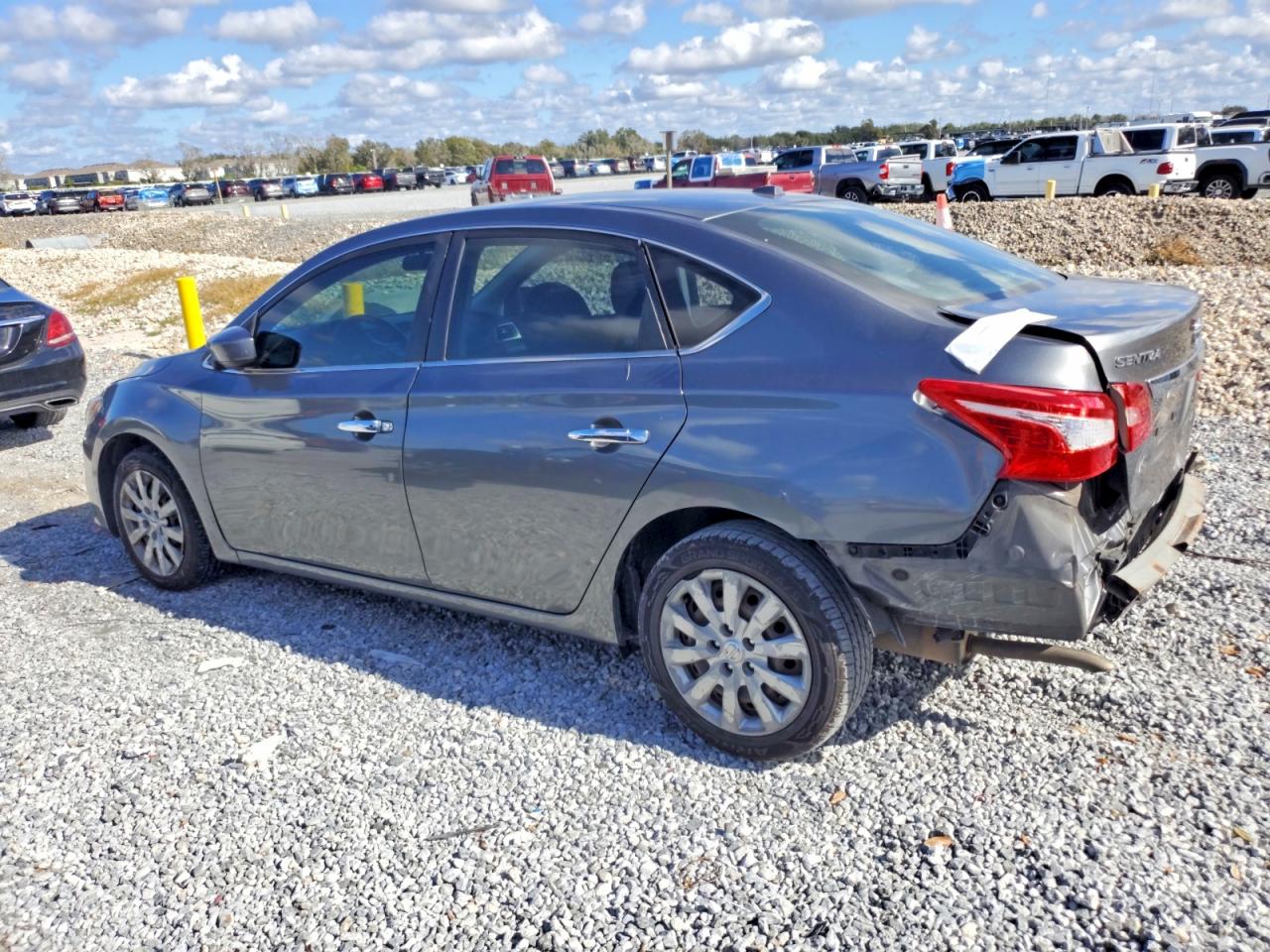 2017 NISSAN SENTRA S photo 2