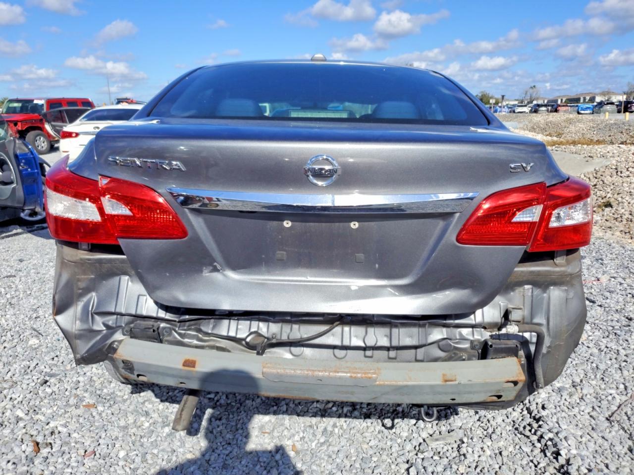 2017 NISSAN SENTRA S photo 6