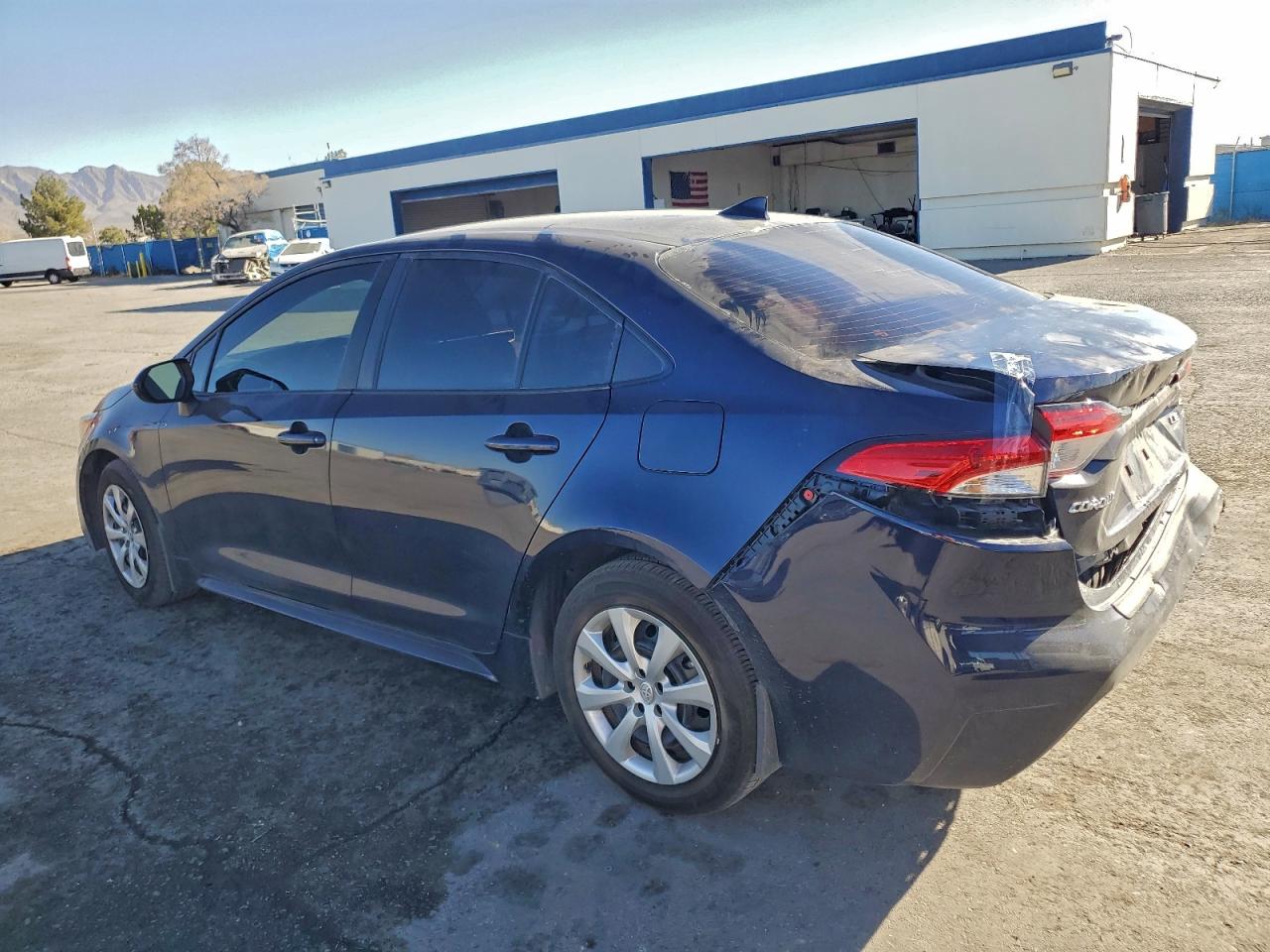 2025 TOYOTA COROLLA LE photo 2