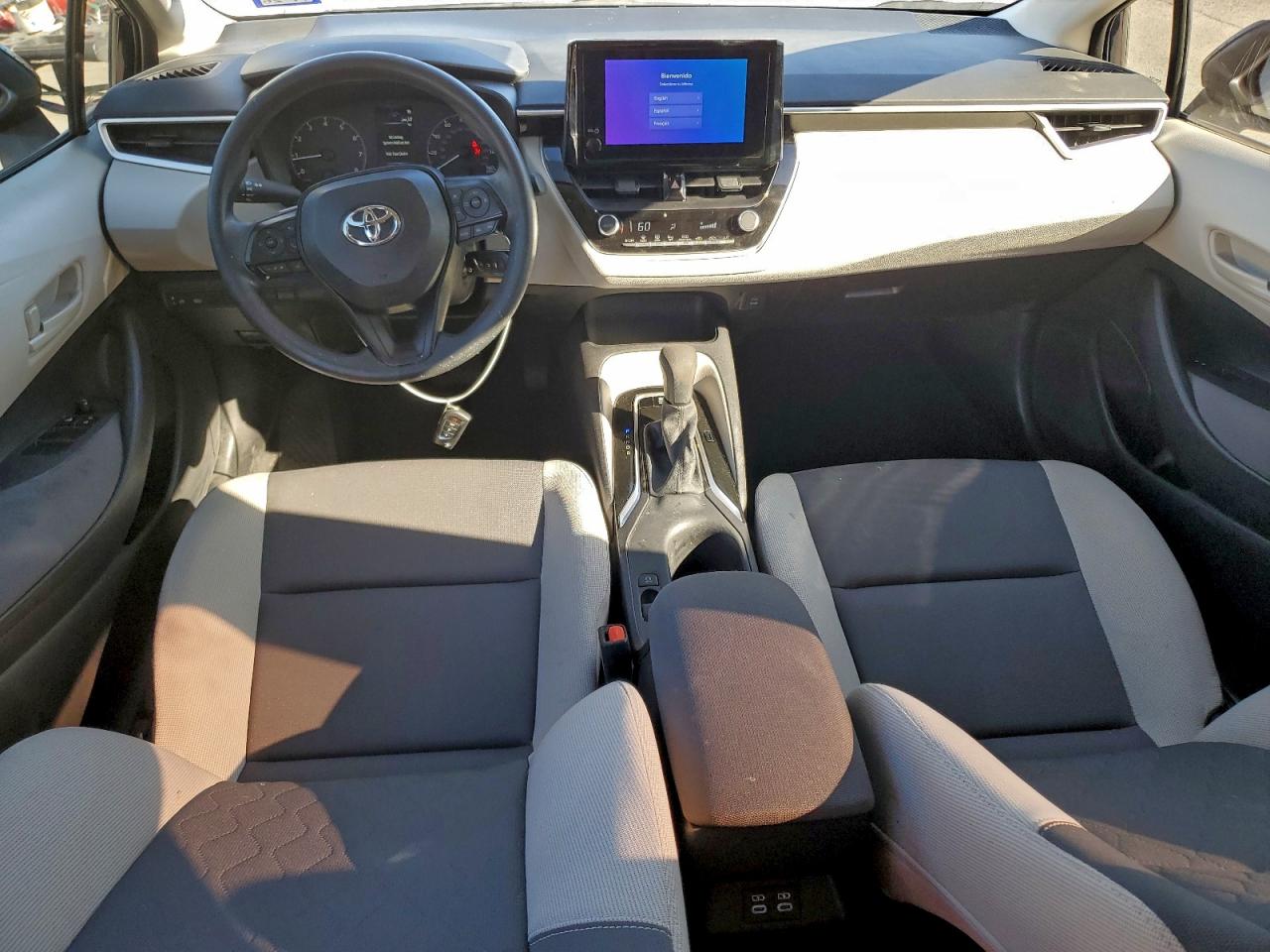 2025 TOYOTA COROLLA LE photo 8