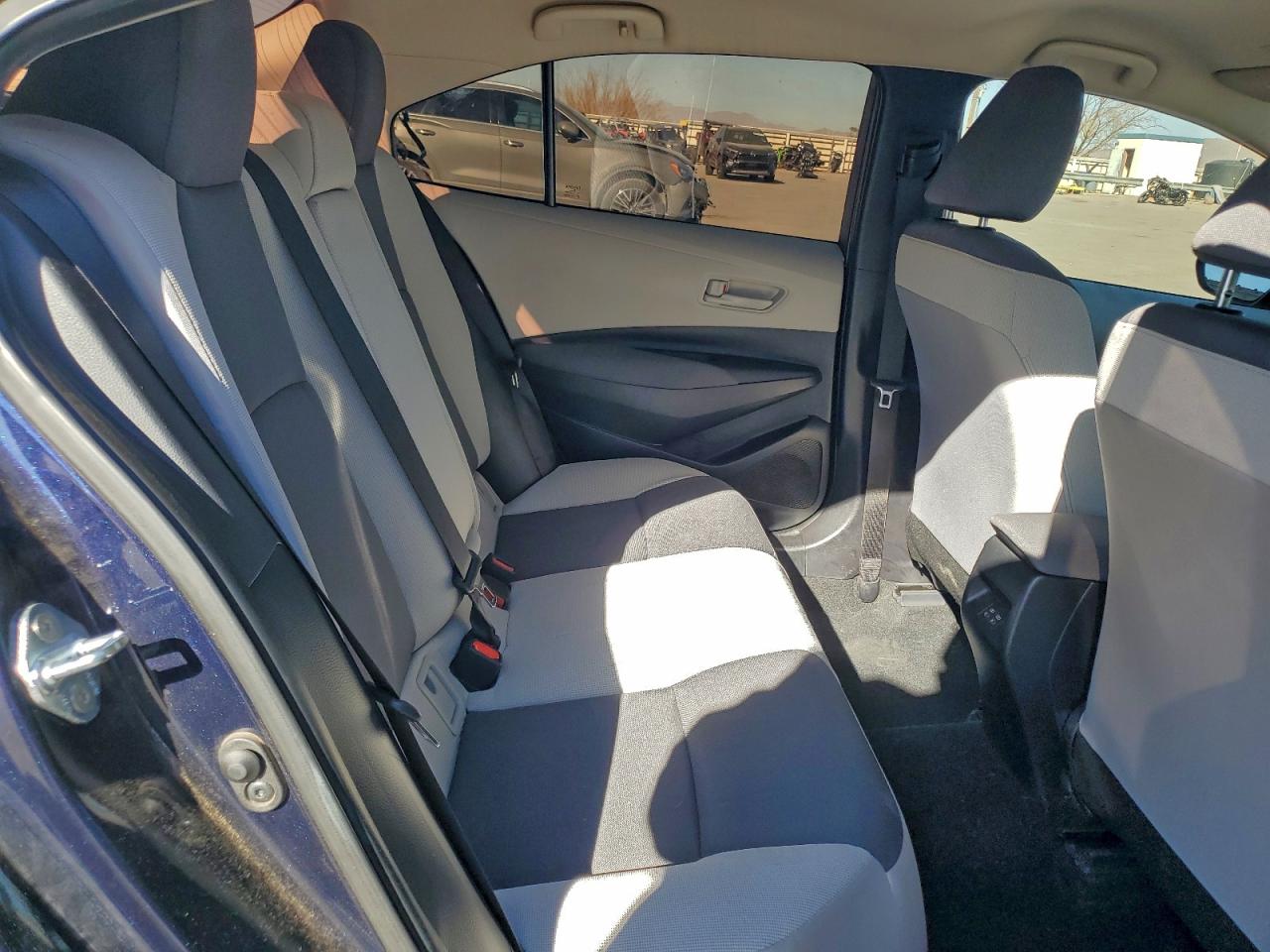 2025 TOYOTA COROLLA LE photo 10