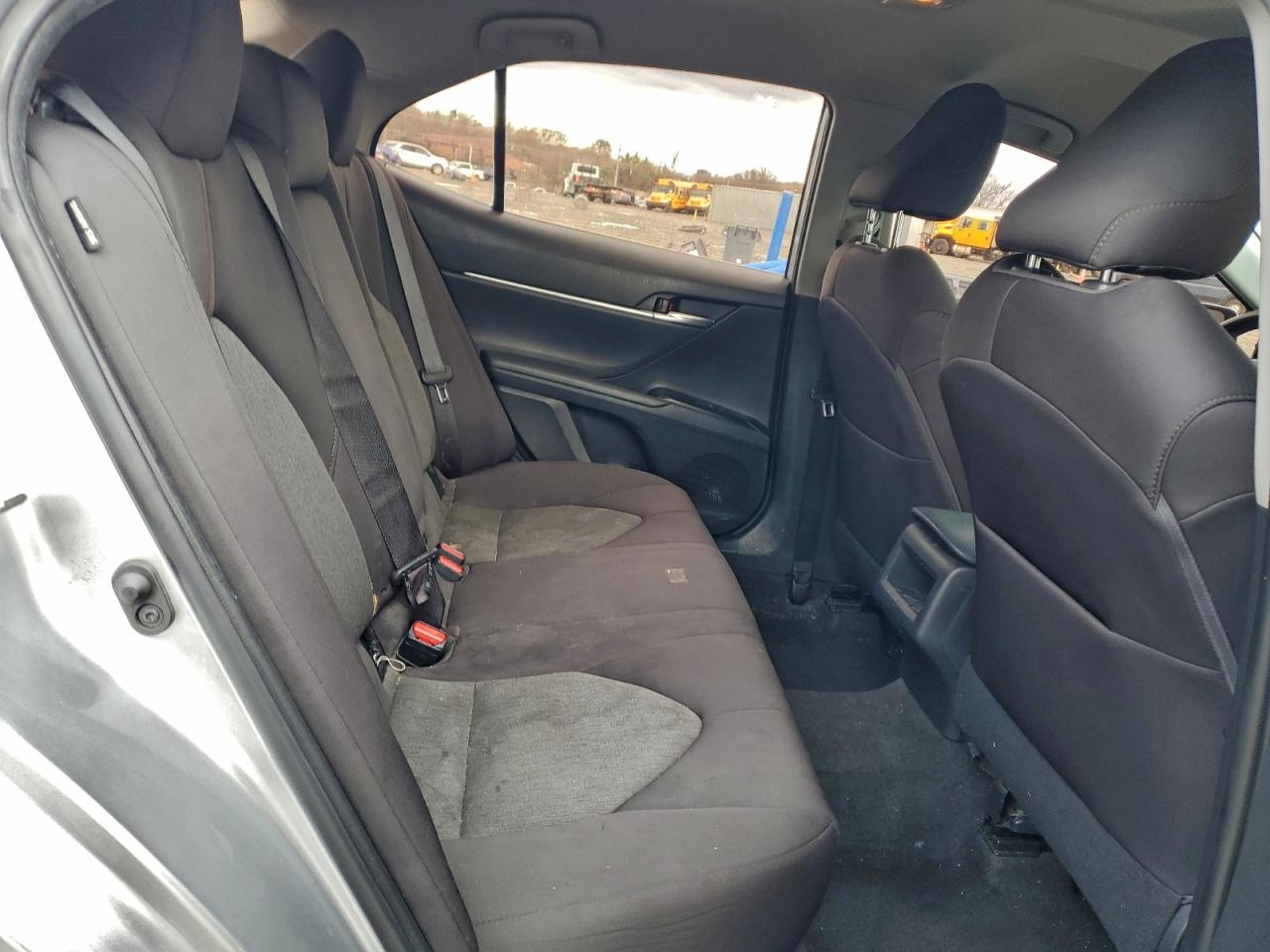 2019 TOYOTA CAMRY L photo 10