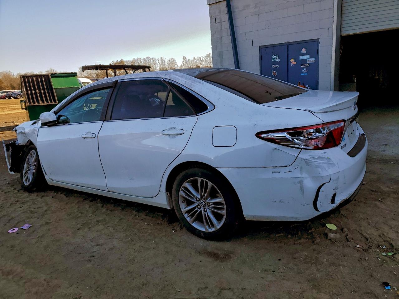 2017 TOYOTA CAMRY LE photo 2