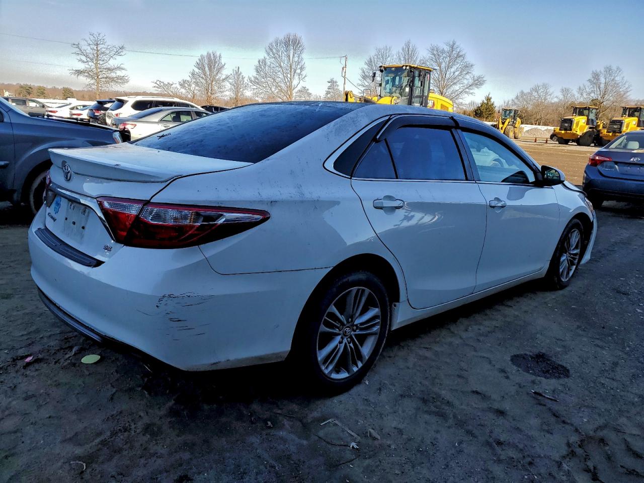 2017 TOYOTA CAMRY LE photo 3