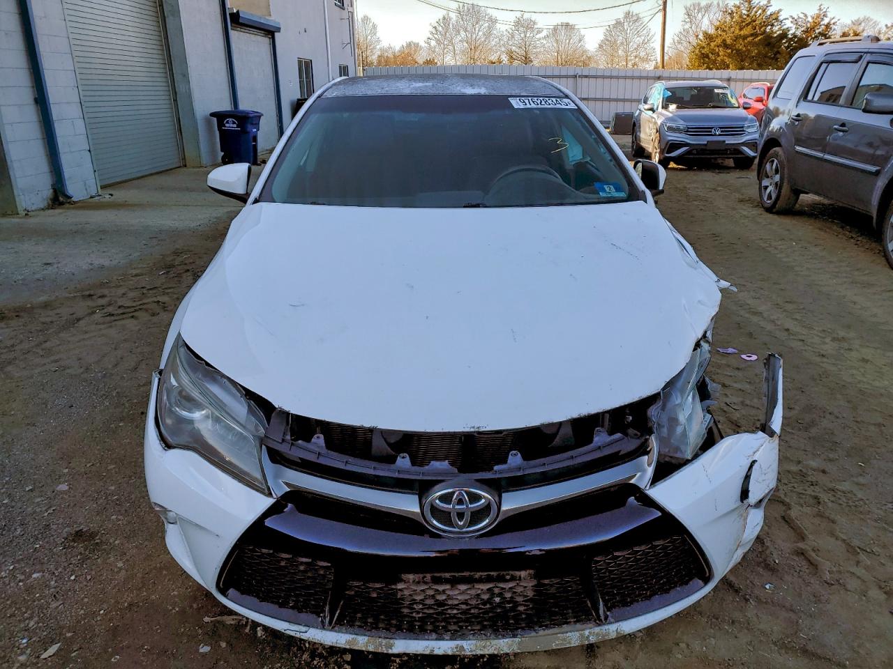 2017 TOYOTA CAMRY LE photo 5