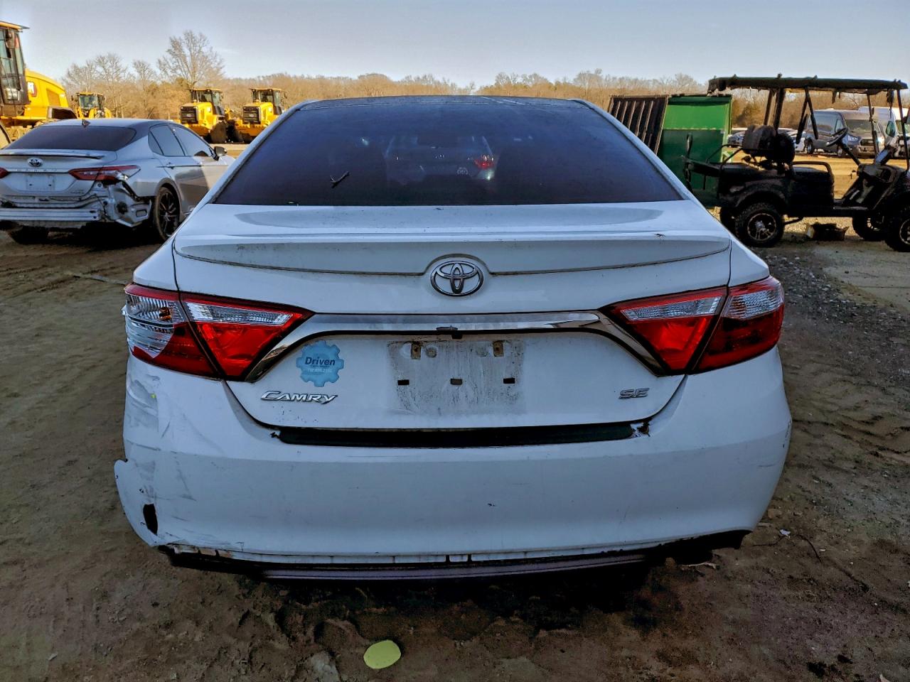 2017 TOYOTA CAMRY LE photo 6