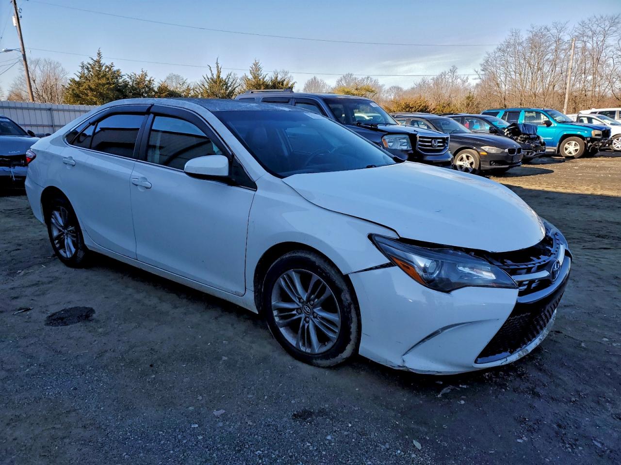 2017 TOYOTA CAMRY LE photo 4