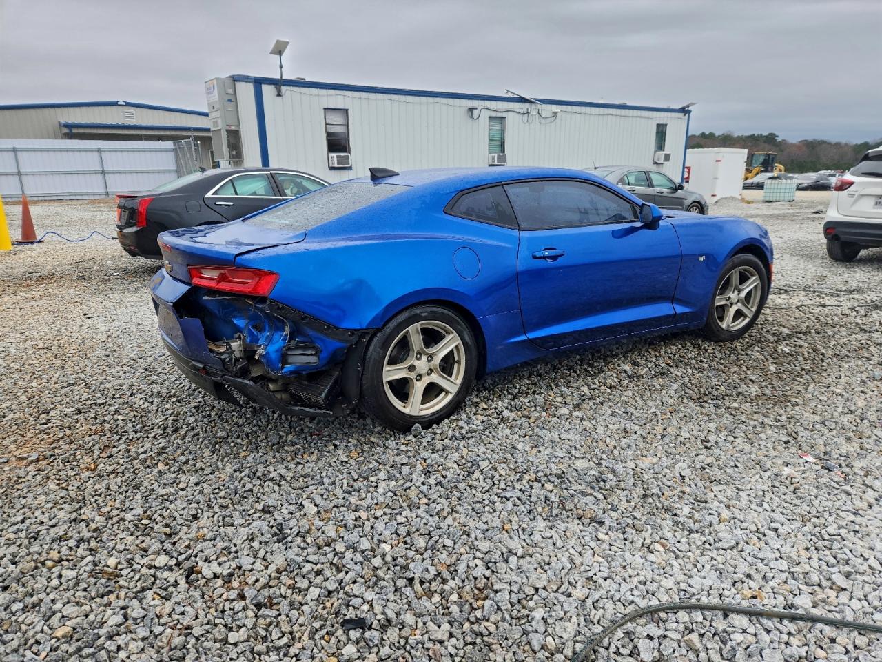 2017 CHEVROLET CAMARO LT photo 3