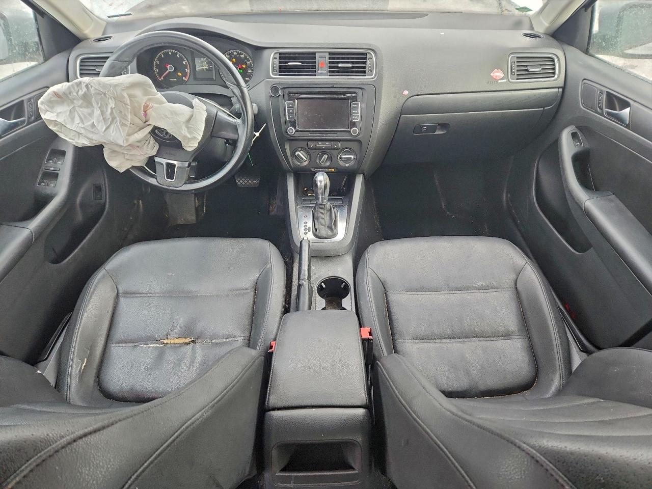 2011 VOLKSWAGEN JETTA SE photo 8