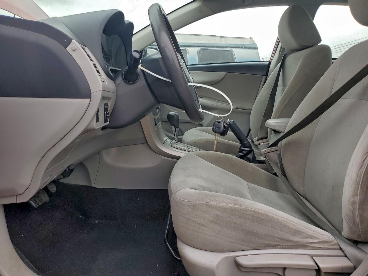 2013 TOYOTA COROLLA BASE photo 7