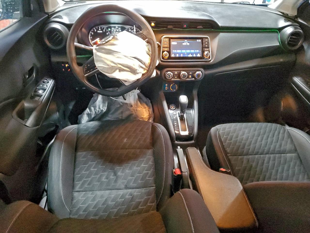 2021 NISSAN KICKS S photo 15