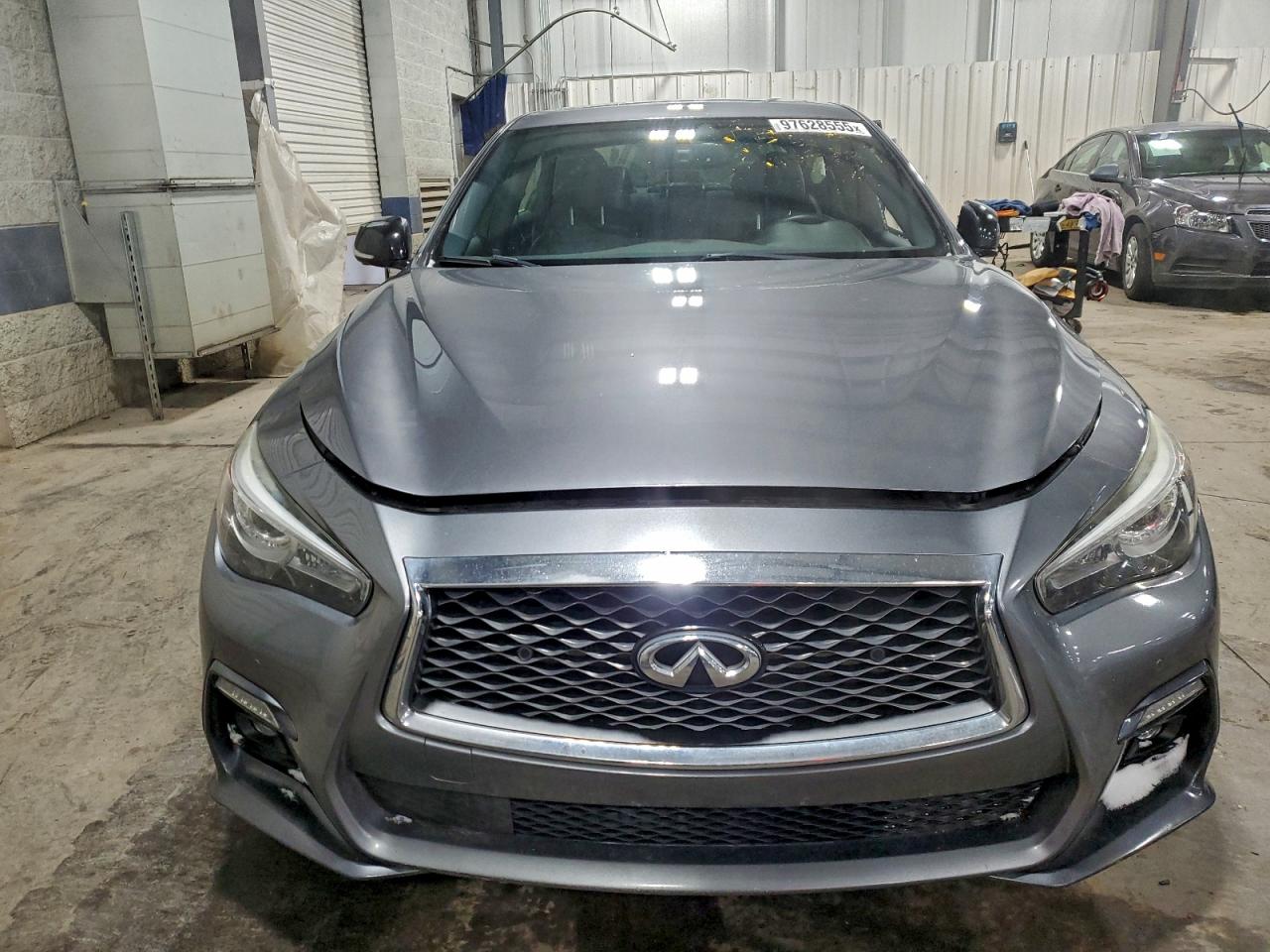 2018 INFINITI Q50 RED SPORT 400 photo 5