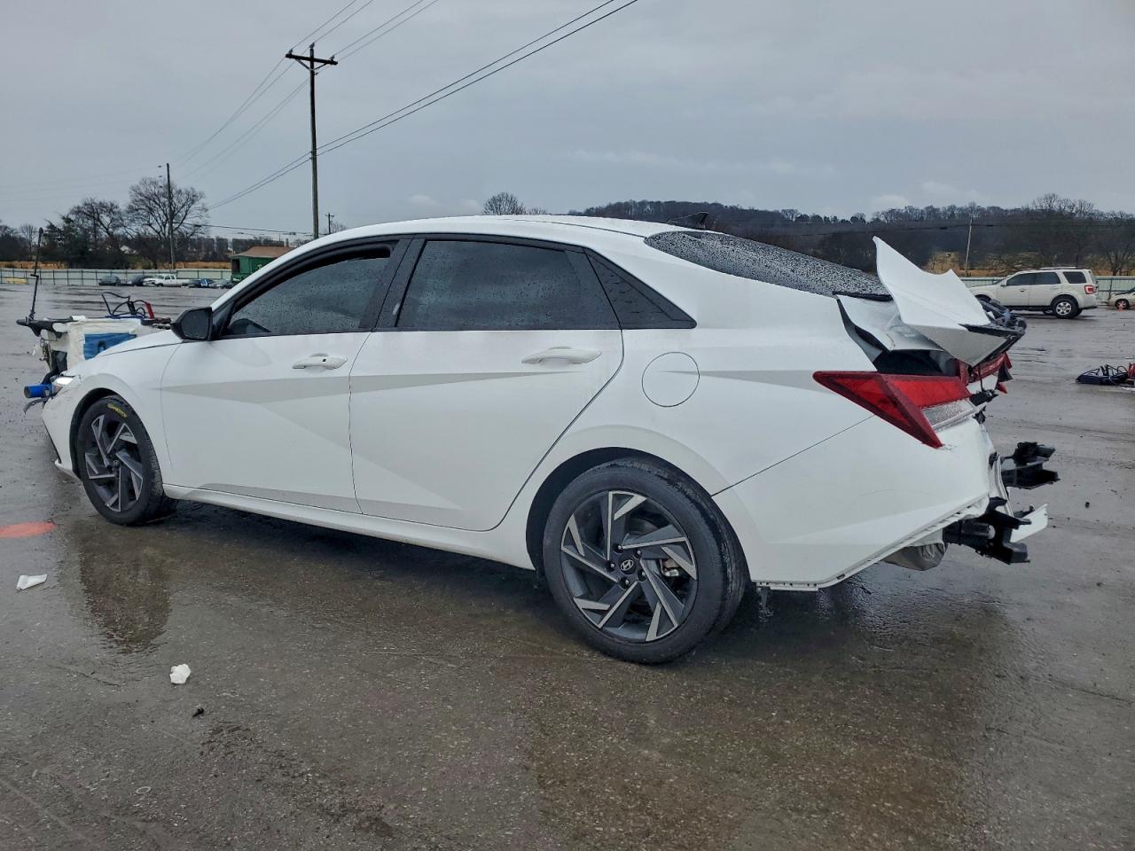 2025 HYUNDAI ELANTRA SEL SPORT photo 2